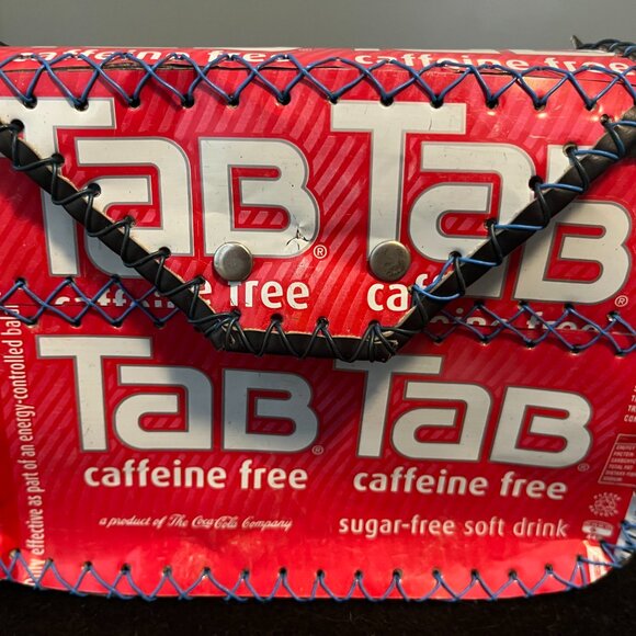 Unique TaB Can mini-bag; made from cans of discontinued soft drink - Picture 1 of 6